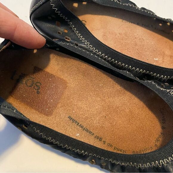 Taos Untold Ballet Flat Leather laser cut Black rounded toe flats-36US 5 - Picture 3 of 9